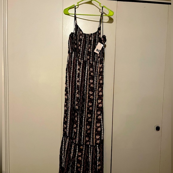 Mixi mid flare fitted summer dress. - Picture 1 of 1